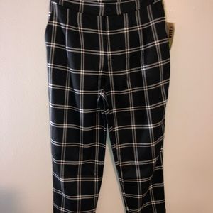 Black/white plaid pants